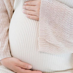 批评者↩☔巴中代孕则认为，他是利👕😊用宏大叙事和资本🇸🇮🚟巴中代孕游戏续命的😿🇸🇽巴中代孕